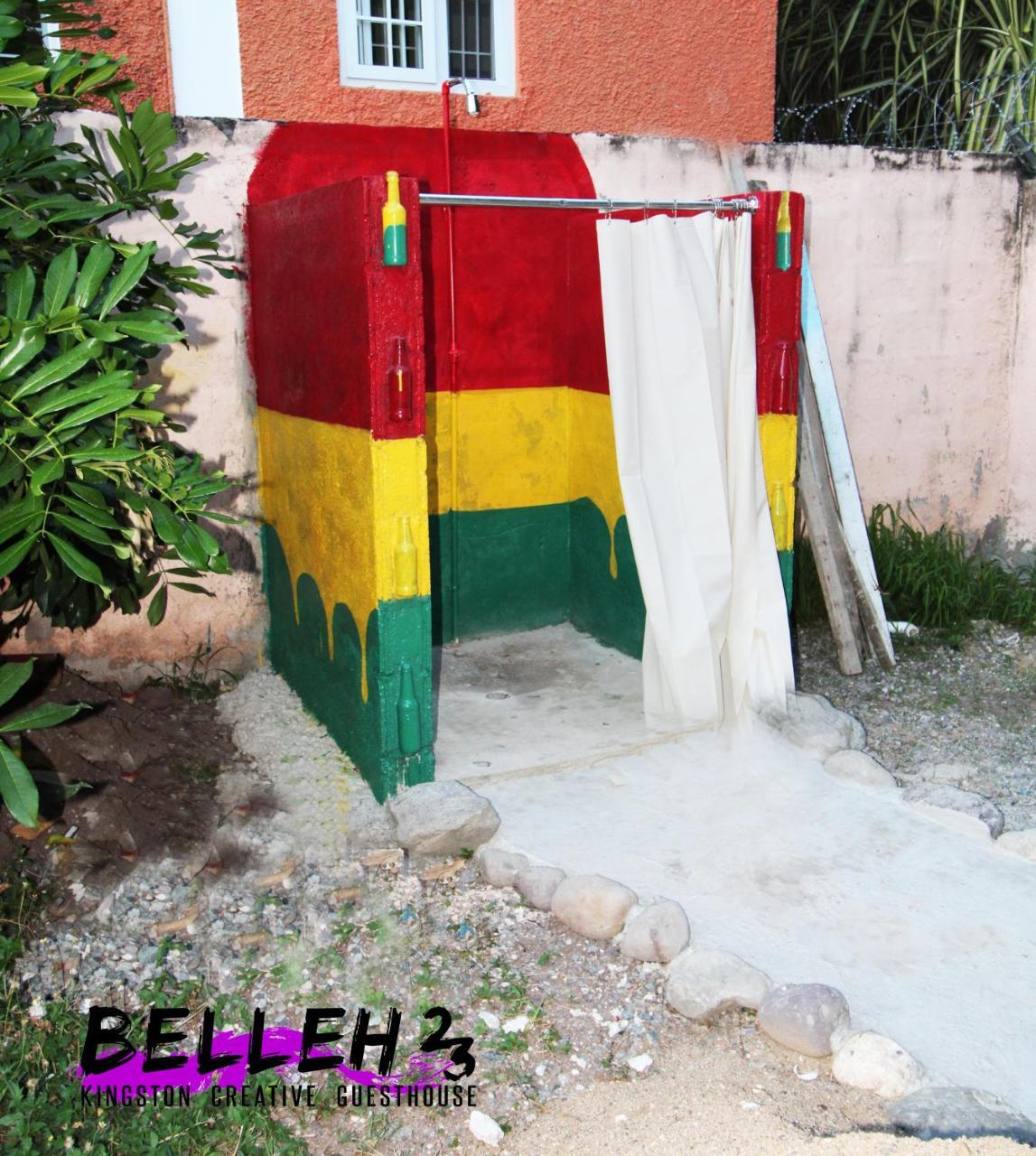 Belleh23 Kingston Creative Guesthouse Luaran gambar