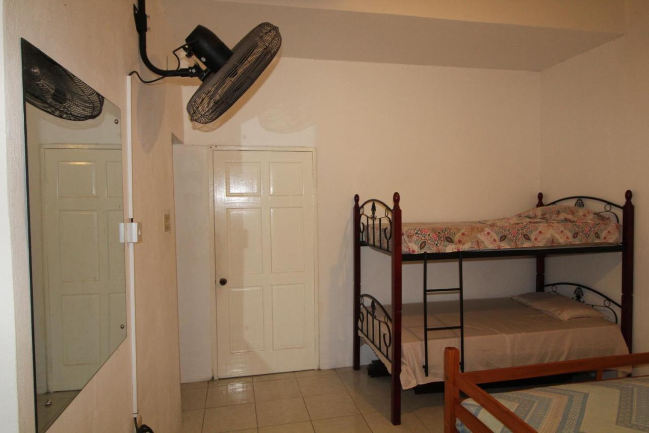 Belleh23 Kingston Creative Guesthouse Luaran gambar