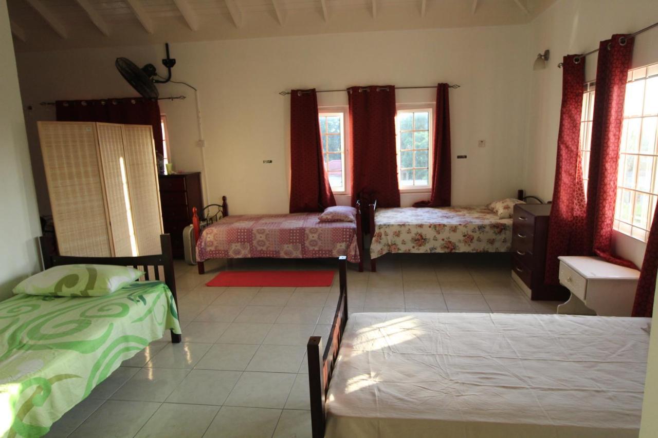 Belleh23 Kingston Creative Guesthouse Luaran gambar
