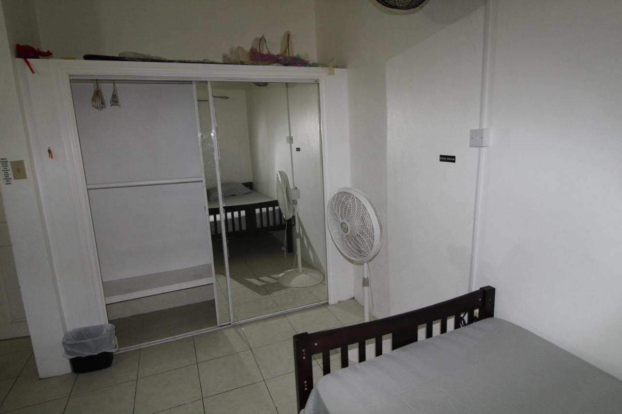 Belleh23 Kingston Creative Guesthouse Luaran gambar