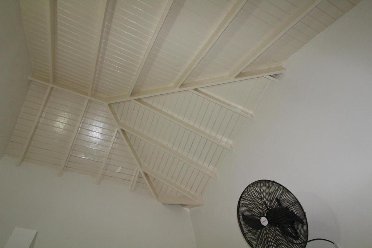 Belleh23 Kingston Creative Guesthouse Luaran gambar